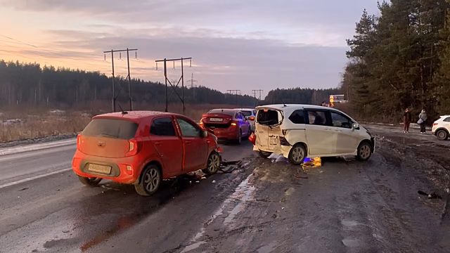 Двое водителей пострадали в массовом ДТП в Нижегородской области