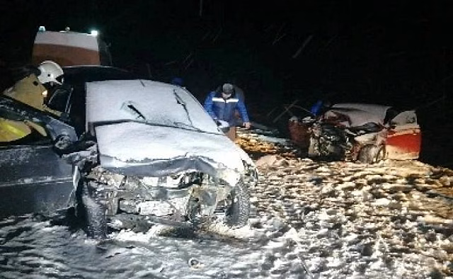 В Курском районе в лобовом ДТП пострадали три человека