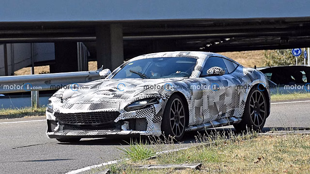 Шпионское видео Ferrari Roma V12 запечатлело виды и звуки нового суперкара