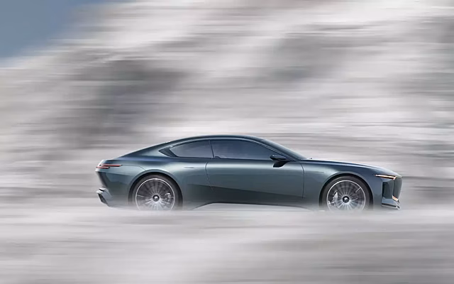 BMW образумилась и вернула V8 в новом шикарном купе