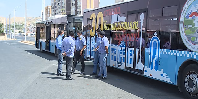 Водителей в Душанбе перестали допускать к работе без прививки от коронавируса