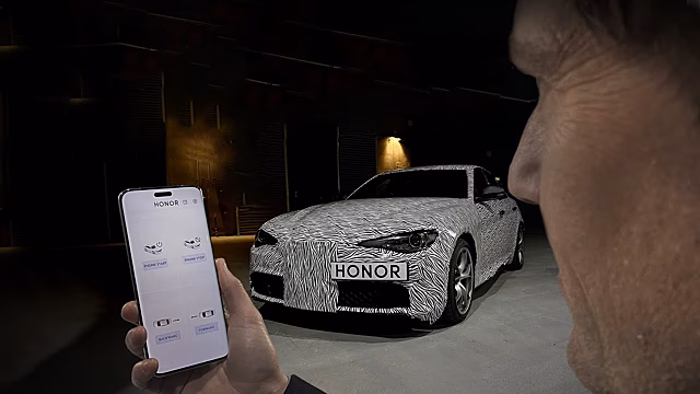 Блогер показал, как контролировать автомобиль взглядом с помощью Honor Magic6 Pro