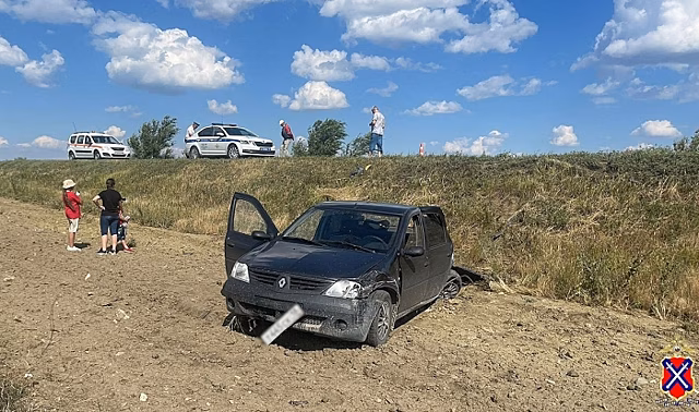 На трассе под Волгоградом произошло тройное ДТП