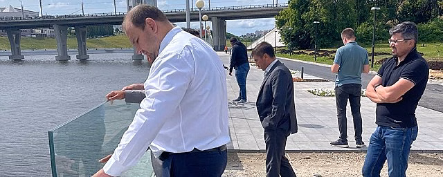 Денис Спирин проверил ход работ на площадках в Чебоксарах для мероприятий ко Дню Республики