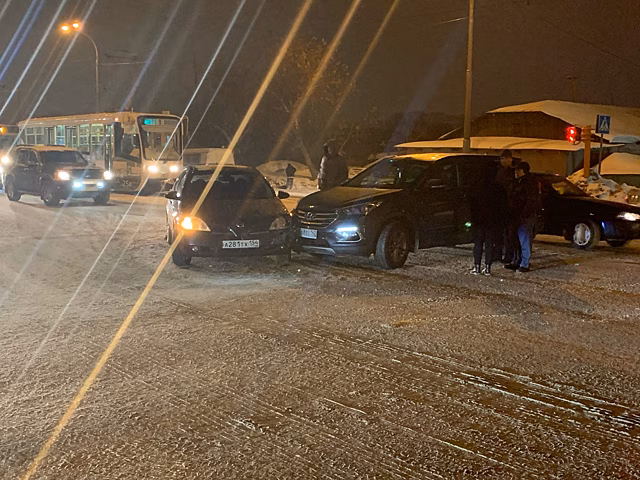 Кемеровчанин попросил откликнуться очевидцев ДТП на городском перекрестке