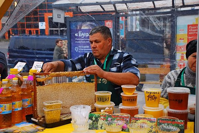В Новосибирске будут бороться с ростом цен на продукты с помощью ярмарок