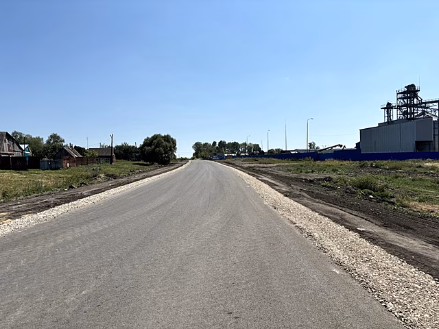 Завершено строительство подъездной дороги к силосному зернохранилищу в Соболевке