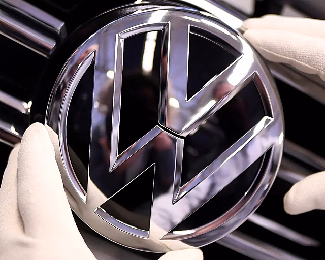 Volkswagen составит черный список работающих с РФ автодилеров КНР