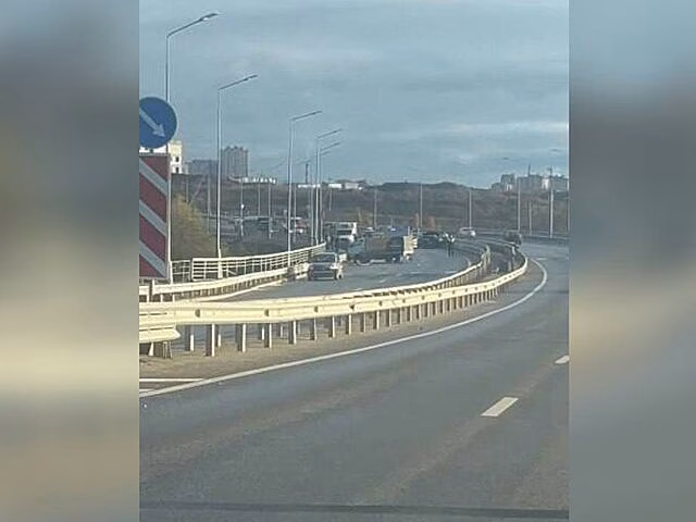 РИА Новости: два человека пострадали в ДТП с участием 15 машин в ТиНАО