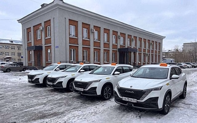 «Китайцы» вышли на работу: в такси Сибири и Дальнего Востока новая модель