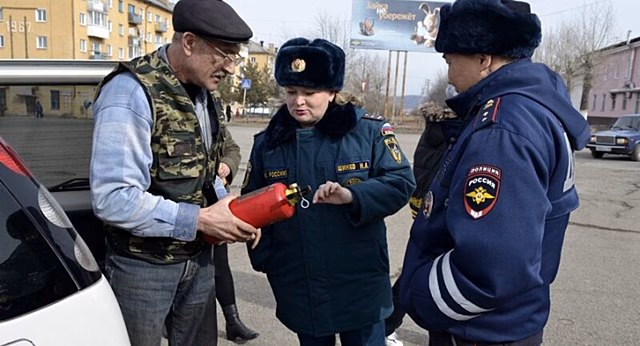 Почему лучше не показывать аптечку и огнетушитель инспектору, даже если они у вас есть?