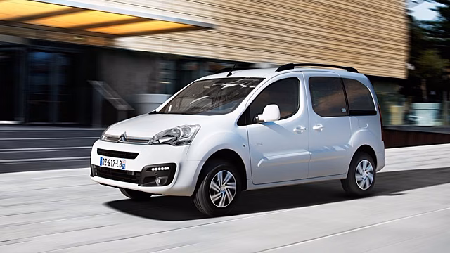 Citroen выпустил пассажирский электрический вэн