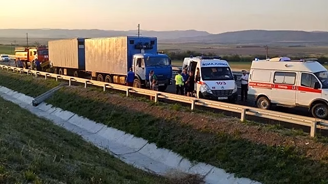 В Крыму рассказали о состоянии пострадавших в ДТП с микроавтобусом
