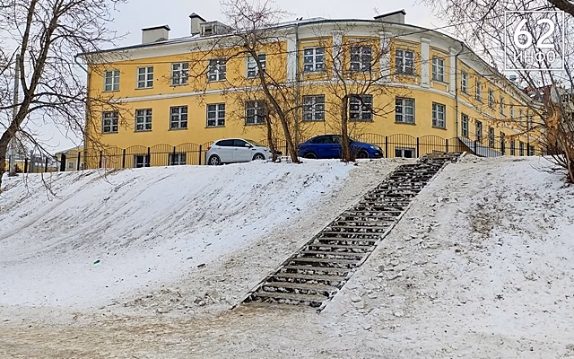 Мэрия пообещала установить перила на опасной лестнице в центре Рязани