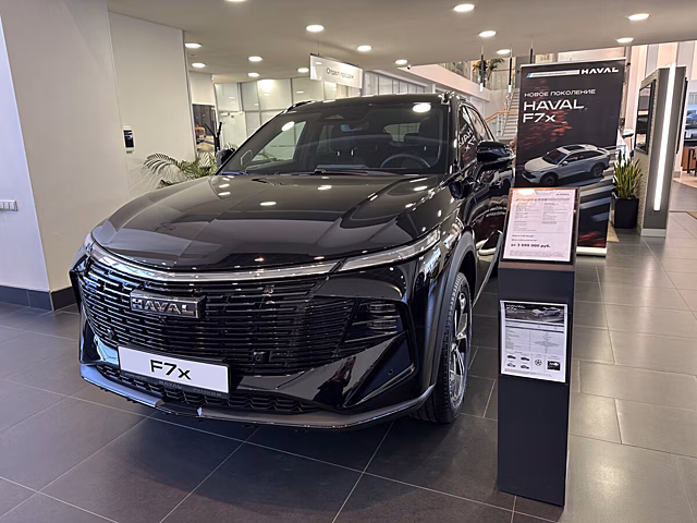 Новый кросс-купе Haval F7x появился в Петербурге