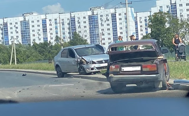 В Курске произошло серьезное ДТП на проспекте Плевицкой