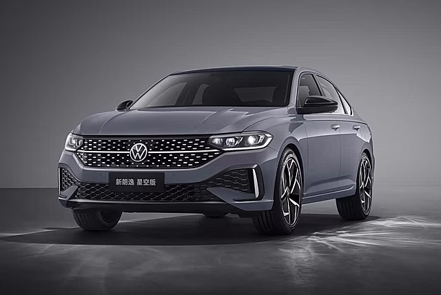 В России возобновились продажи седанов Volkswagen Lavida XR: по цене Lada Vesta