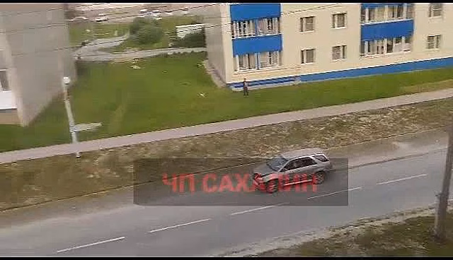 Массовая драка со стрельбой в российском городе попала на видео