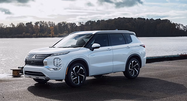 Новости из параллельной вселенной: Mitsubishi Motors начинает продажи нового Outlander PHEV в Северной Америке