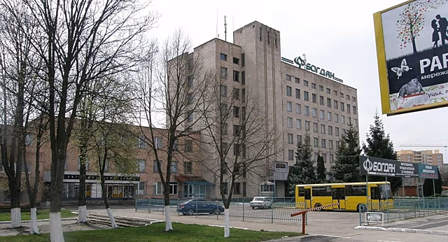 Как выглядит "ЛуАЗ" в 2021, что производят сейчас и где делали миниатюрные джипы