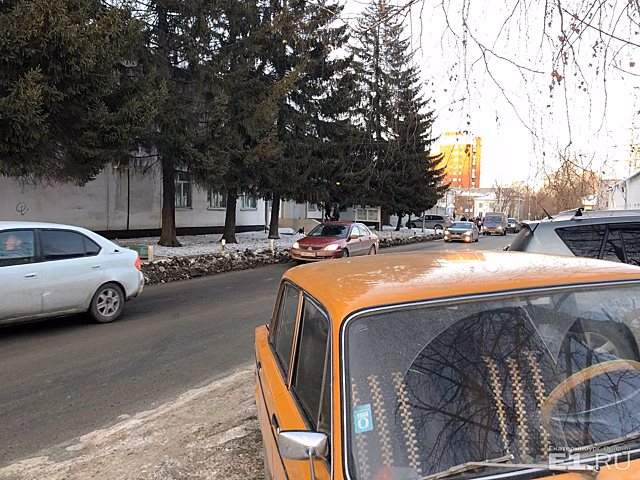 Ориентировки переданы постам: полиция ищет водителя, который обстрелял «шестёрку» на Объездной