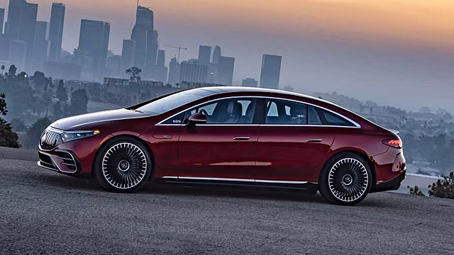 Mercedes-Benz отзывает электромобили EQS и EQE