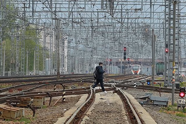 На станции Щербинка в Москве электричка насмерть сбила двух девочек