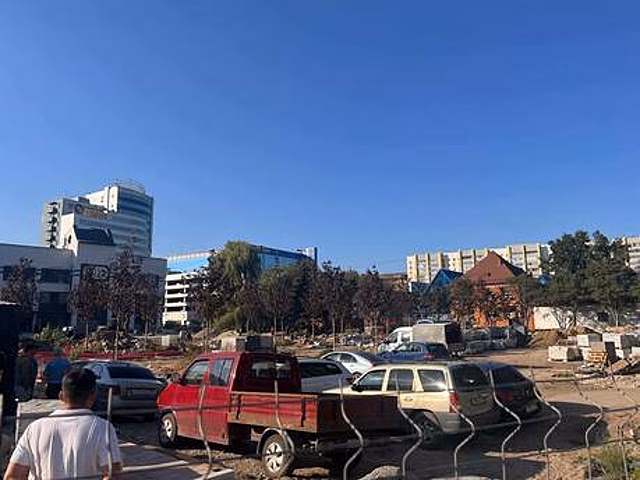 «Если бы мы провозгласили себя Детройтом»: Дятлова объяснила, почему после реконструкции парковки у «Юности» станет меньше мест для машин