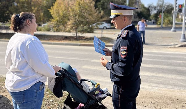 Волгоградским водителям и пешеходам напомнили о безопасности на дороге