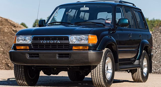 27-летний внедорожник Toyota Land Cruiser продали за 9,7 рублей