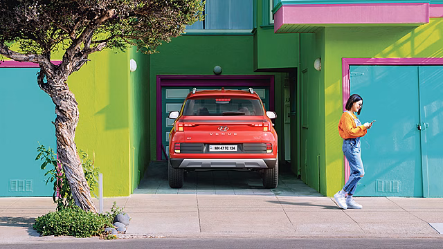 Новый кроссовер HYUNDAI VENUE выходит на рынок Индии стоимостью от 500 тысяч рублей