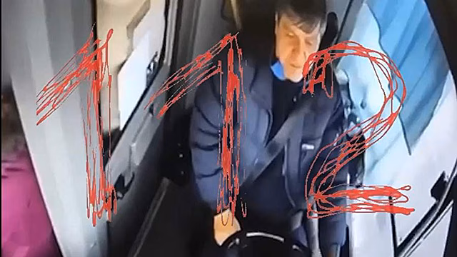 Водитель автобуса, сбивший пешеходов в Петербурге, уснул за рулем