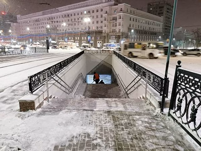 ​Варламов раскритиковал челябинского гаишника, предложившего убрать переход на площади Революции