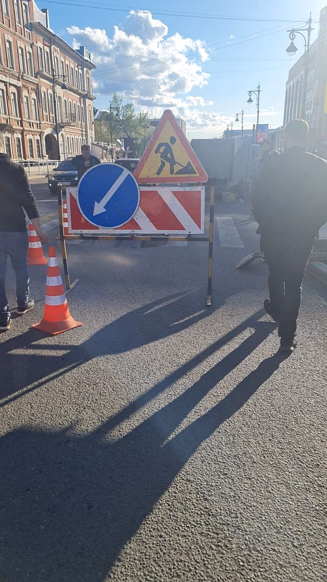 В Оренбурге на ул. Володарского в районе «зебры» провалился асфальт