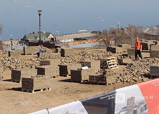 Амфитеатр начали монтировать на набережной Федоровского