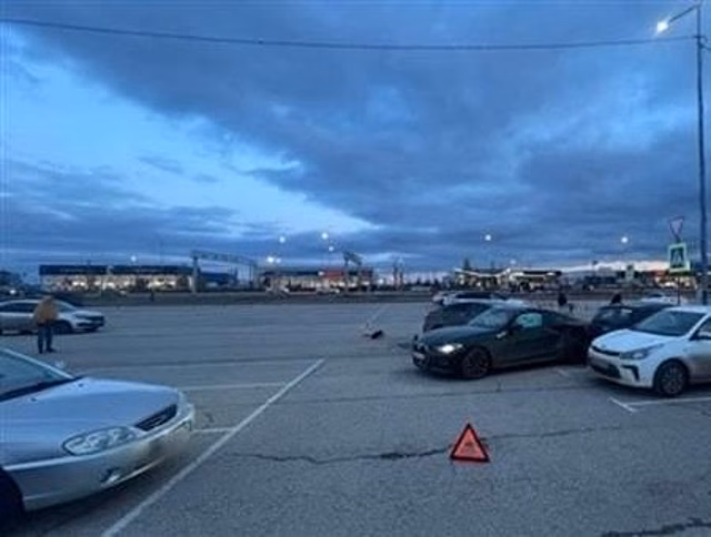 В ДТП на парковке у ТЦ "Амбар" пострадала девочка-подросток