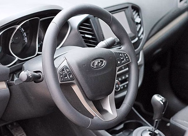 Глава АвтоВАЗа назвал сохранение выпуска Lada трудовым подвигом