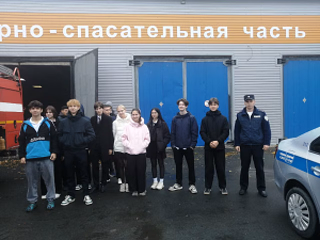 Госавтоинспекция Оренбургской области провела экскурсию «Проблесковый маячок» для новотроицких школьников, объединив профориентацию и уроки безопасности
