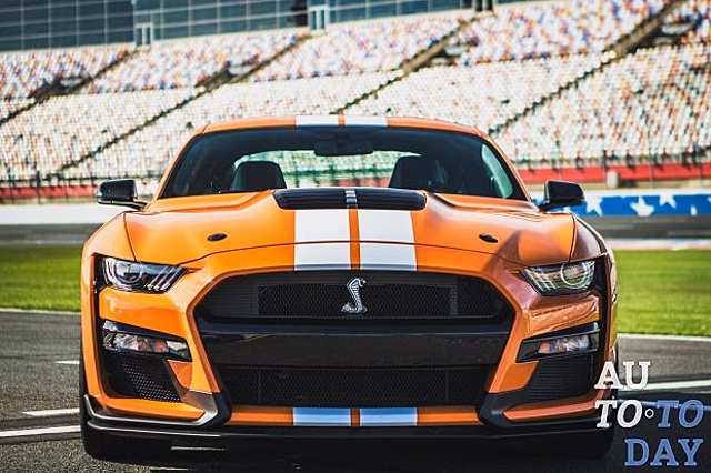 Эксклюзивное обучение от Ford: не каждый сможет сесть за руль Mustang Shelby GT500
