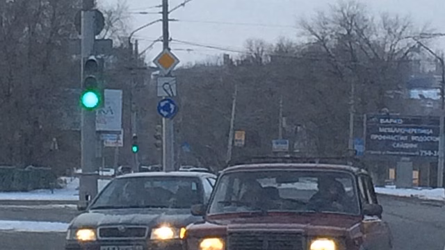 Саратовцы дождались важных дорожных знаков на кольце Елшанки
