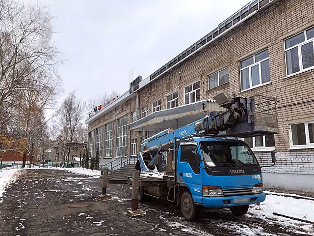 Капитальный ремонт кровли завершился в школе №52 Ижевска