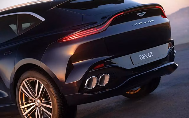 Новая и самая крутая версия кроссовера от Aston Martin — что в ней есть?