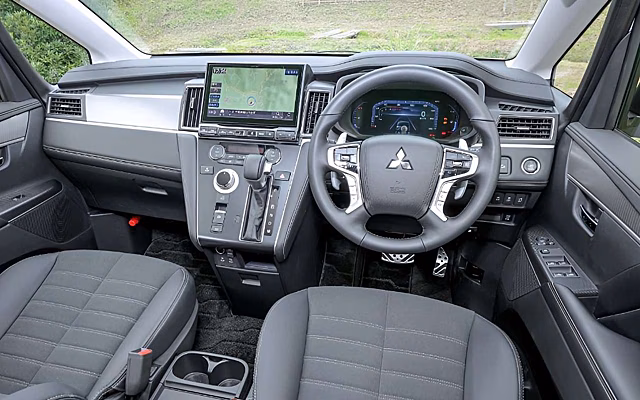 Mitsubishi представила рестайлинг минивэна Delica D:5 на японском рынке