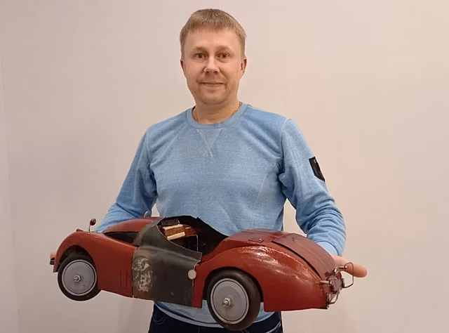 Умелец из Митина создает копии раритетных авто