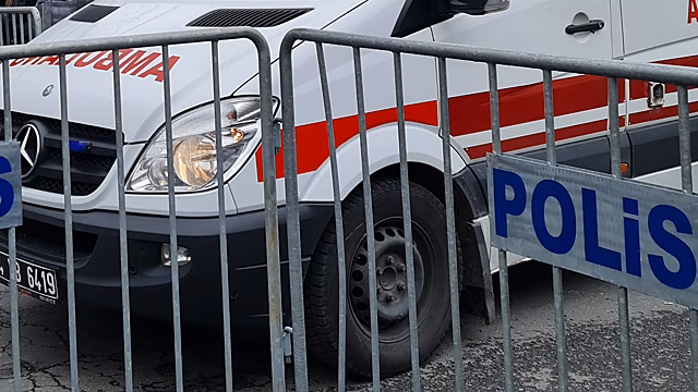 Шесть человек погибли при столкновении автобуса и фуры в Турции