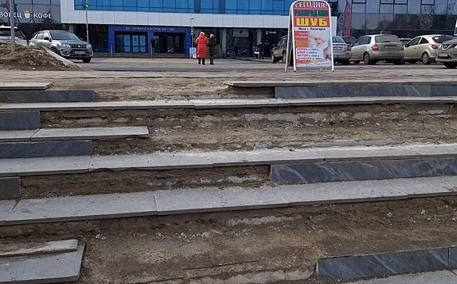 Плитка отвалилась в переходе у Дворца спорта в Нижнем Новгороде