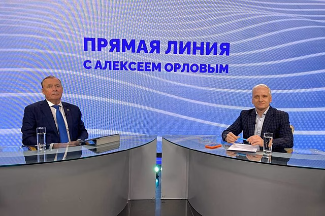 Глава Екатеринбурга: городу не нужно много теплых остановок общественного транспорта