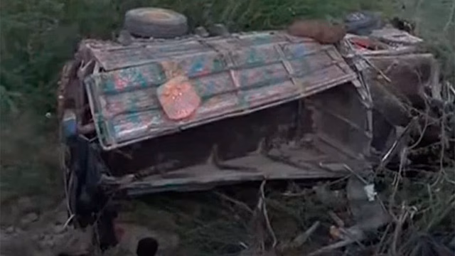 В пакистанском Пенджабе не менее 17 паломников погибли во время ДТП