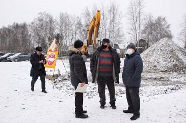В Екатеринбурге завершается строительство трубы на реке Патрушихе