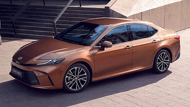Новая Toyota Camry огорошила жителей Казахстана высокой ценой